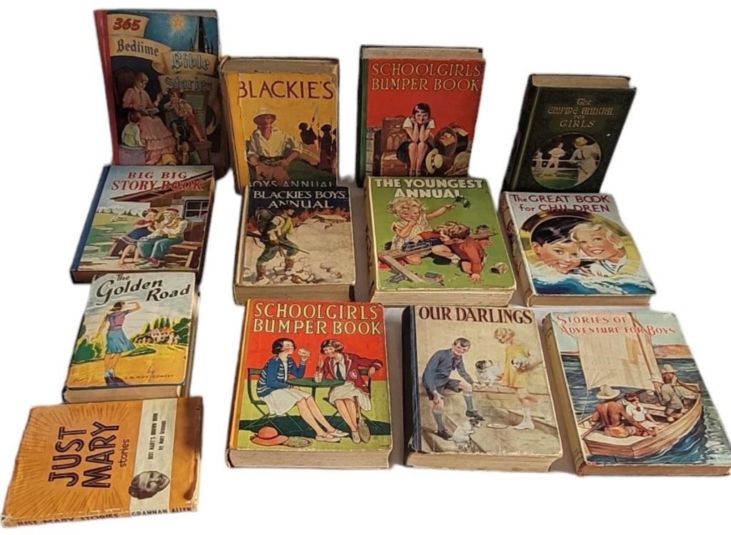 LOT OF VINTAGE CHILDREN'S ANNUALS AND BOOKS