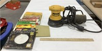 DeWalt electric random orbit palm sander DW421 w/