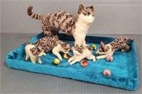 5 miniature wool cat & kitten figures with glass