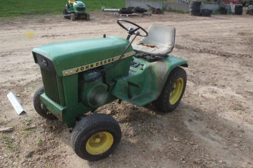 1968 John Deere 112 Riding Lawn Mower