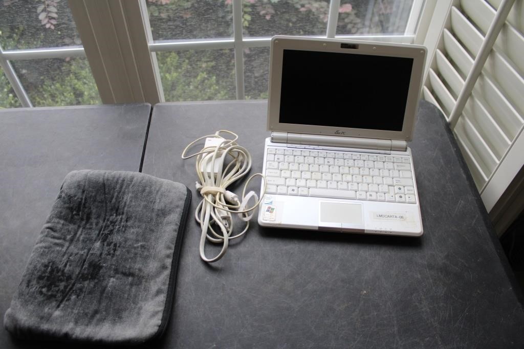 Eee pc with charger