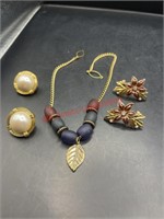 Gold toned jewelry lot  (living room)