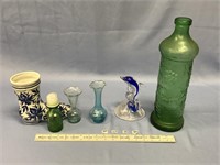 Lot with, a Large glass bottle, 2 small glass vase