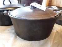 Cast iron 4.5 quart dutch oven with lid