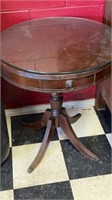 Mahogany wood drum table with drawer, Lion head
