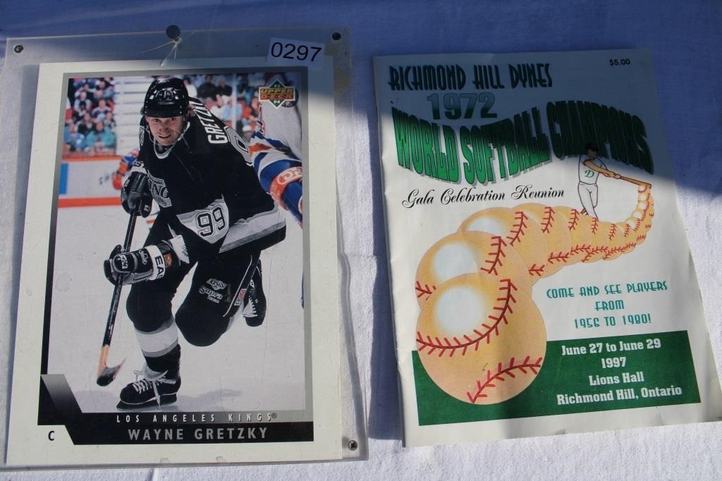 Gretzky Placard & 1972 Baseball Champs