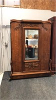 Wonderful antique oak Murphy bed works well and