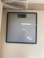 Taylor Lithium Electronic Bathroom Scale