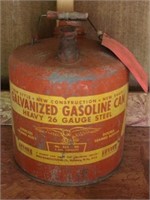 Vintage Eagle metal 1 gallon gas can