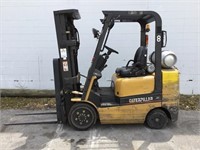 CAT 7700 lb Forklift