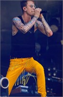 Autograph Machine Gun Kelly Photo