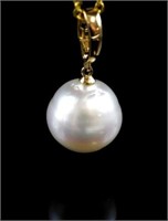 South sea pearl and 9ct yellow gold enhancer