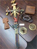 Lot of metal and wood decor items