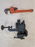 Bench Top Vise 2 1/2" Jaws, Pipe Wrench