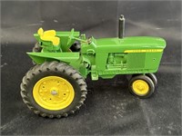 John Deere Ertl Tractor