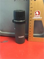 The Thermos Co Thermos Vacuum Bottle