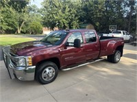 2009 Chevy 3500 4x4 (low miles, very clean)