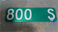 800 S street sign