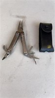leatherman Wave Multitool and Case