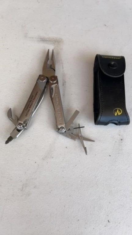 Leatherman Wave Multitool and Case