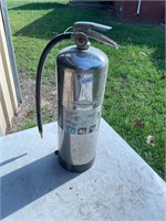 Pressurized water fire extinguisher