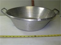 Aluminum Pot w/Handles 19 x 5 1/2