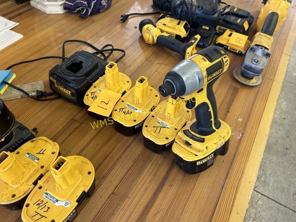 18V Dewalt Impact, 4 Batteries, Charger