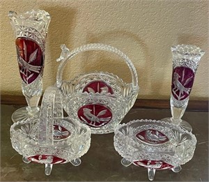 F - 5 PIECES CUT TO CLEAR CRYSTAL COLLECTIBLES