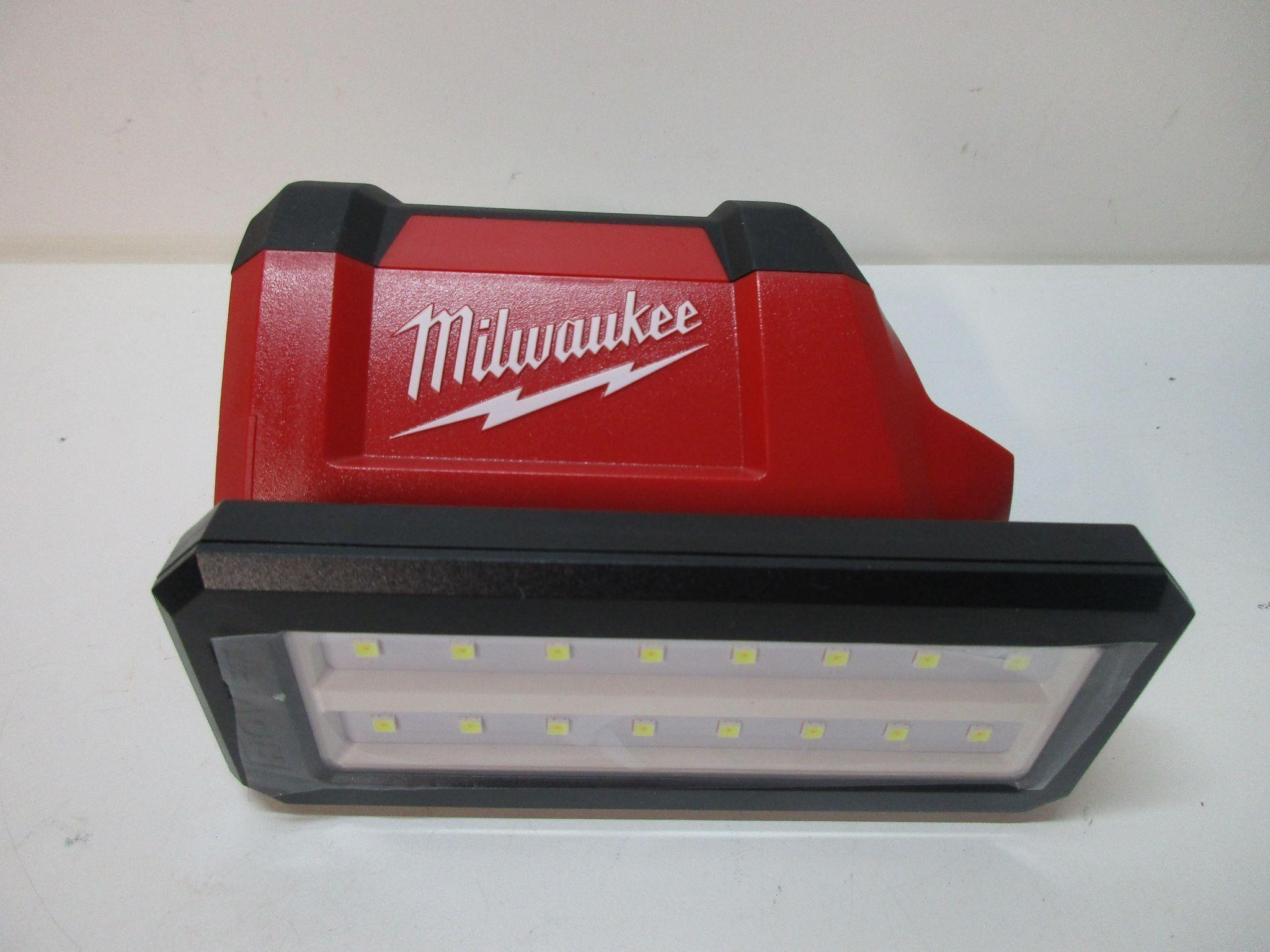 Milwaukee Work Light - New