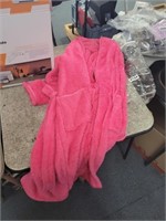 PINK BATH AND BODY WORKS ROBE SIZE S/M