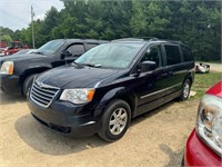 2010 Chrysler Town & Country Mini Van