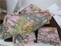 Pink Camo Bed Sheets & 4 Pillow Cases