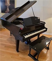 F - HEINTZMAN PIANO (L115)