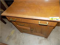 ANTIQUE OAK WOOD CABINET  GOOD AND MATCHES