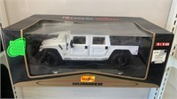 Maisto 1/18 Premier Ed. Hummer Die Cast