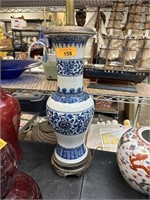 FREDERICK COOPER BLUE & WHITE PORCELAIN TABLE LAMP