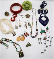 Assorted Art Glass, Crystal, Ceramic Jewelry ++