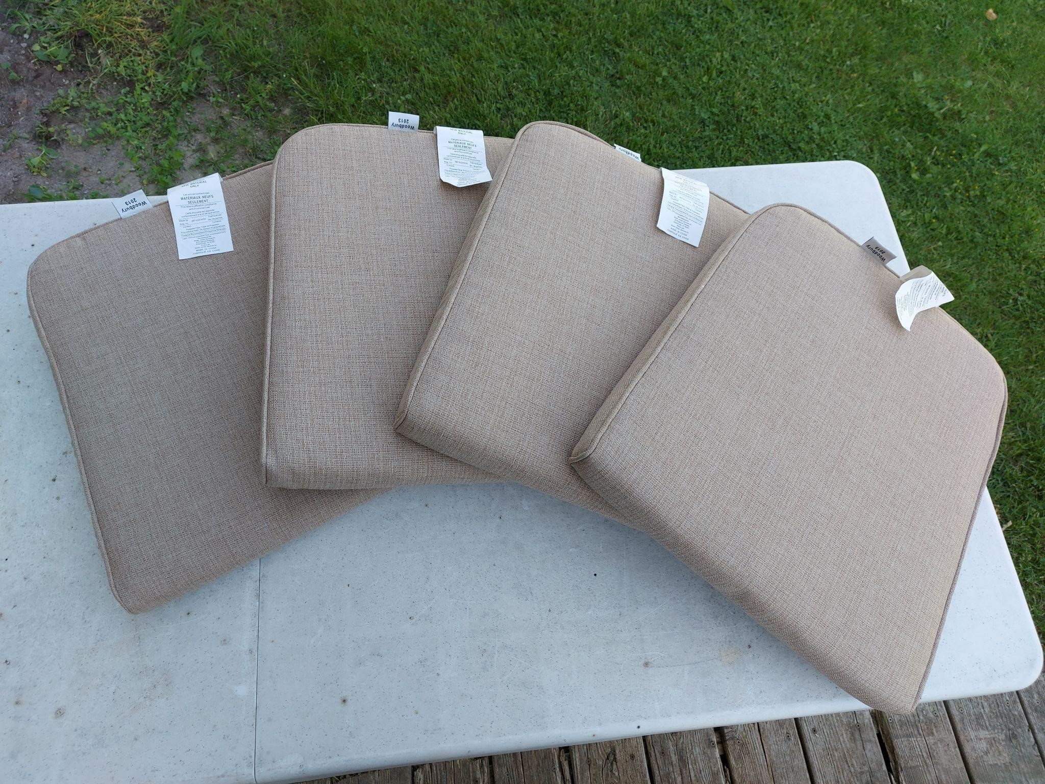 4 Hampton Bay Chair Cushions New or LN