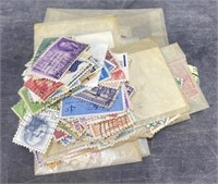 (L) A lot Of Worldwide Stamp Collection