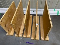 WOOD DIVIDERS GROUP FROM AUCTION HALL