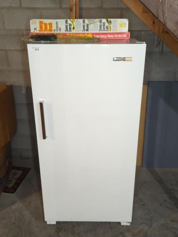 WHITE-WESTINGHOUSE UPRIGHT FREEZER