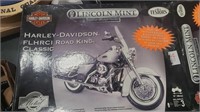 LINCOLN MINT 1/6TH SCALE HARLEY DAVIDSON ROAD KING