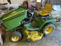 John Deere 345 Riding Lawn Tractor