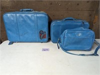 Vintage Blue Luggage Set