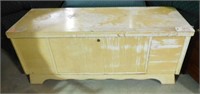 Lot # 3895 - Lane Blanket chest (structurally