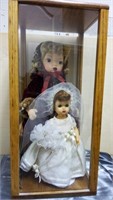 J - LOT OF 2 COLLECTIBLE DOLLS W/ CASE (M43)