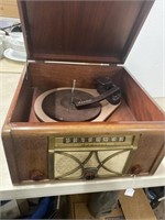 Admiral record player model 6F 12 – N. In working