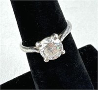 925 Silver Round Cubic Zirconia Ring