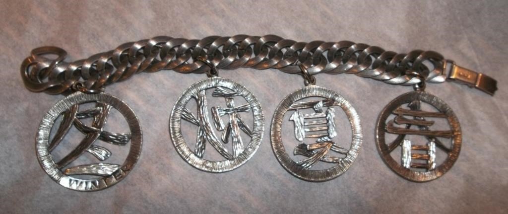 Vtg Napier Asian Charm Bracelet