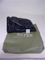 INTEX TWIN SIZE AIR MATTRESS